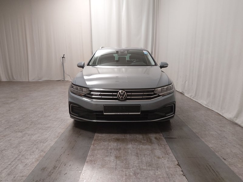 Volkswagen Passat Variant GTE 1.4 TSI automatik • ACC • AHK — 9