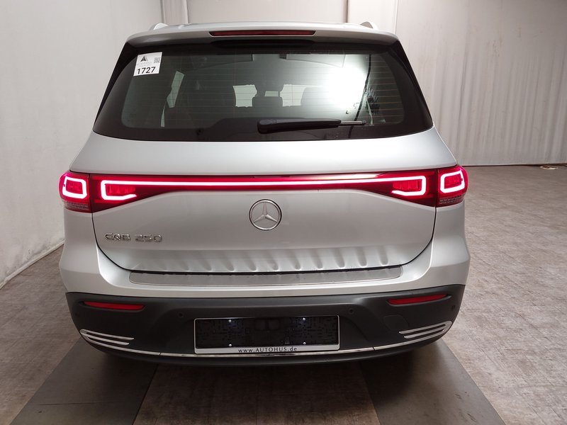 Mercedes-Benz GLB 220 d automatik • ACC • Full LED — 14