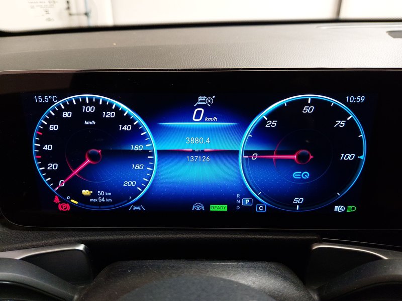 Mercedes-Benz GLB 220 d automatik • ACC • Full LED — 21