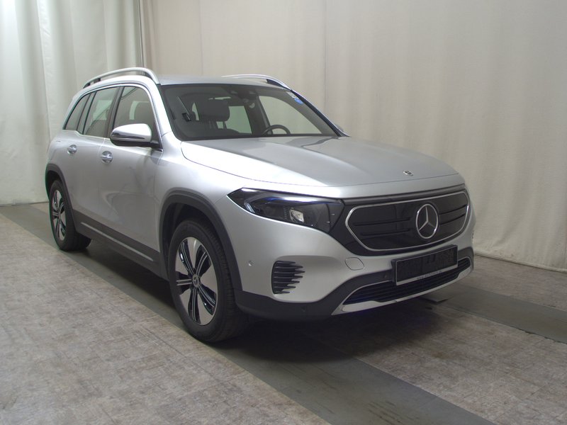 Mercedes-Benz GLB 220 d automatik • ACC • Full LED — 3