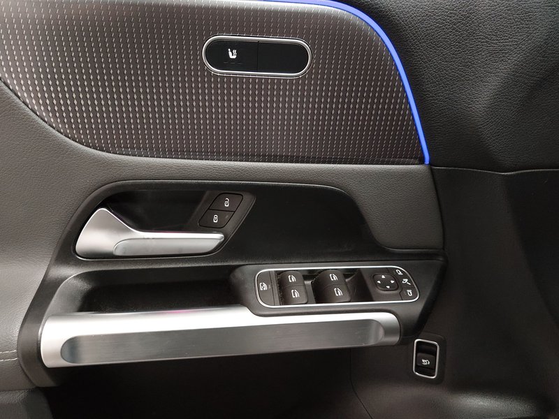 Mercedes-Benz GLB 220 d automatik • ACC • Full LED — 5