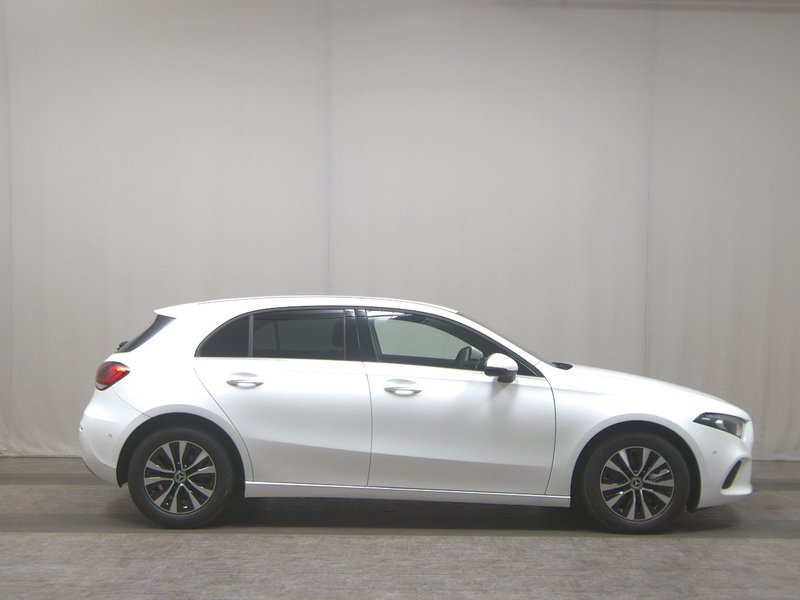 Mercedes-Benz A 180 d Style automatik • navigacija • digitalni instrumenti