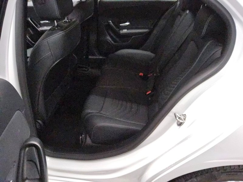 Mercedes-Benz A 180 d Style automatik • navigacija • digitalni instrumenti — 13