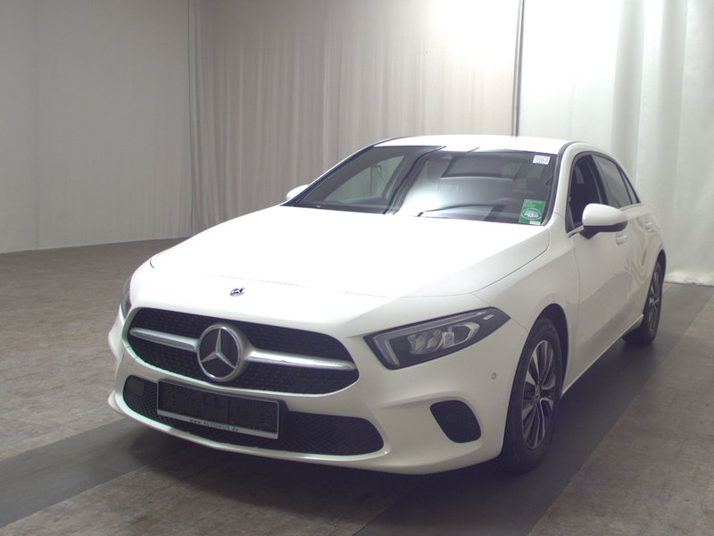 Mercedes-Benz A 180 d Style automatik • navigacija • digitalni instrumenti — 2