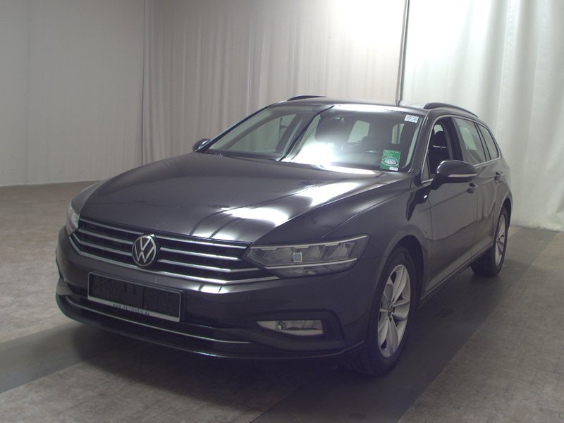 Volkswagen Passat Variant 2.0 TDI Business automatik • ACC • LED — 2