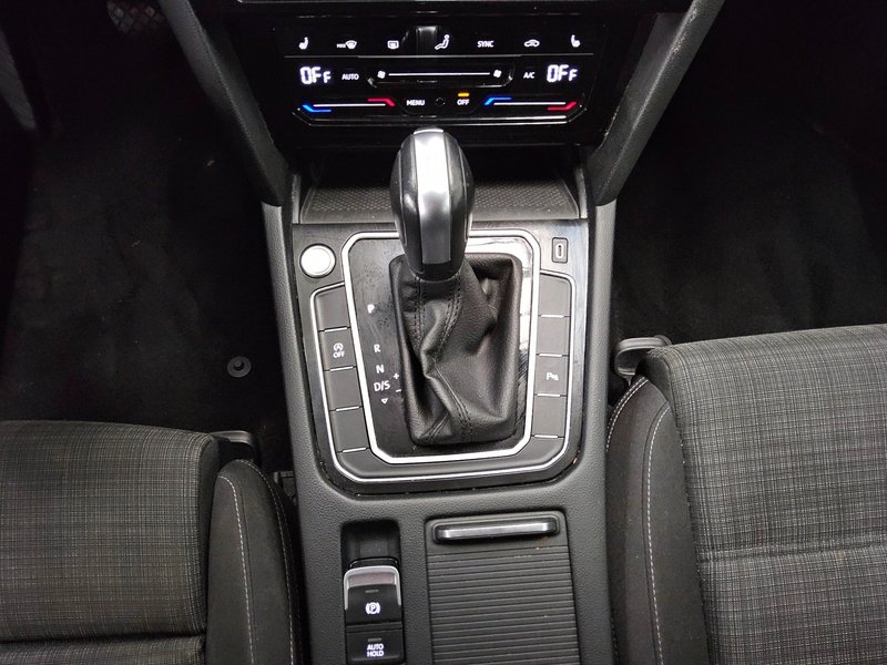 Volkswagen Passat Variant 2.0 TDI Business automatik • ACC • LED — 6