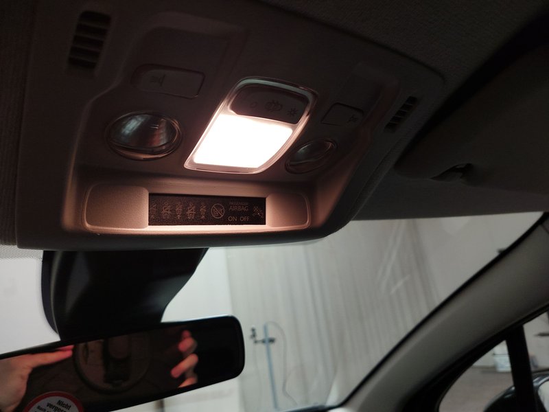 Citroën C3 1.2 PureTech 83 Shine • Full LED • kamera — 13