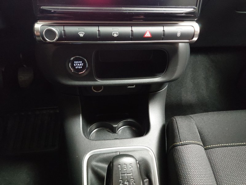 Citroën C3 1.2 PureTech 83 Shine • Full LED • kamera — 17