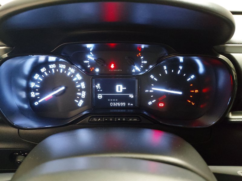 Citroën C3 1.2 PureTech 83 Shine • Full LED • kamera — 24