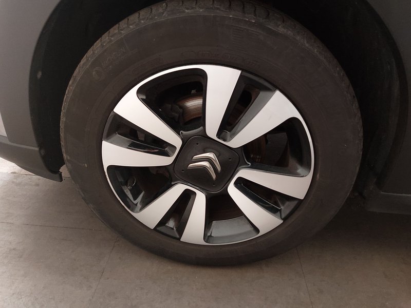 Citroën C3 1.2 PureTech 83 Shine • Full LED • kamera — 8