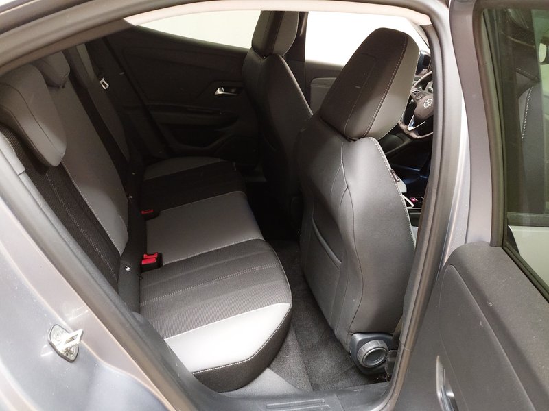 Opel Mokka Elegance • Full LED — 12