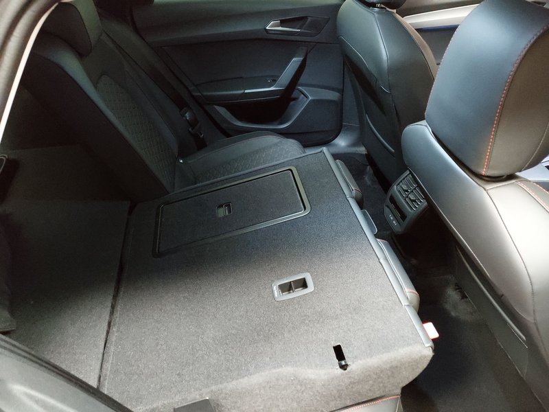 SEAT Leon Sportstourer 1.4 automatik e-HYBRID FR • ACC • LED — 11