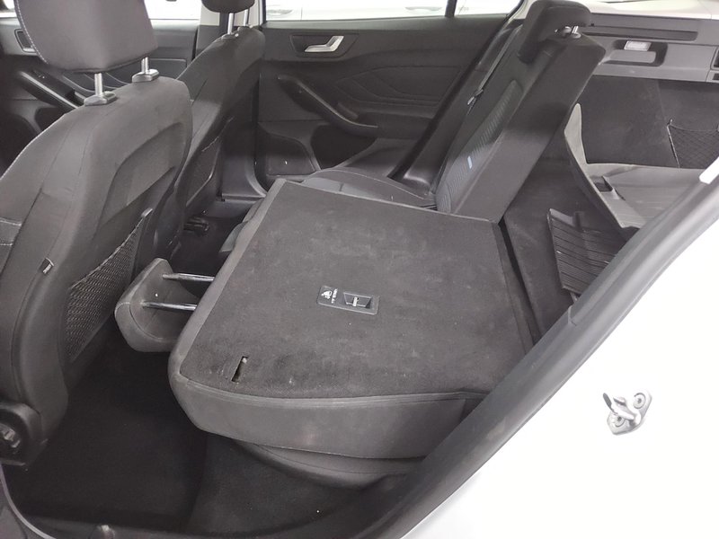 Ford Focus Turnier 1.0 EcoBoost Active • ACC • LED — 13
