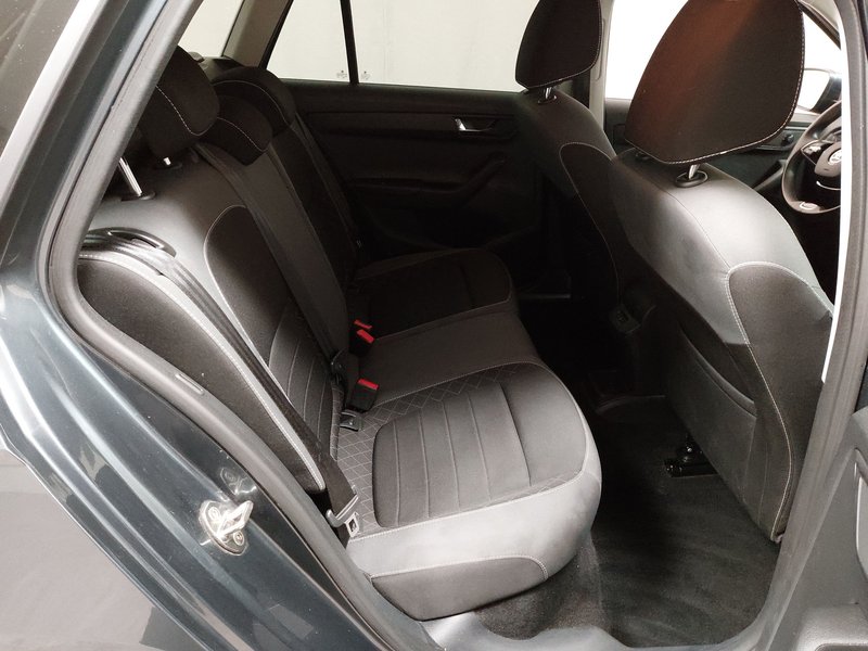 Škoda Fabia Kombi 1.0 • ACC — 12