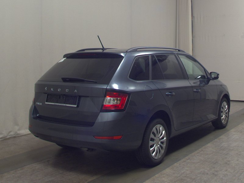 Škoda Fabia Kombi 1.0 • ACC — 4
