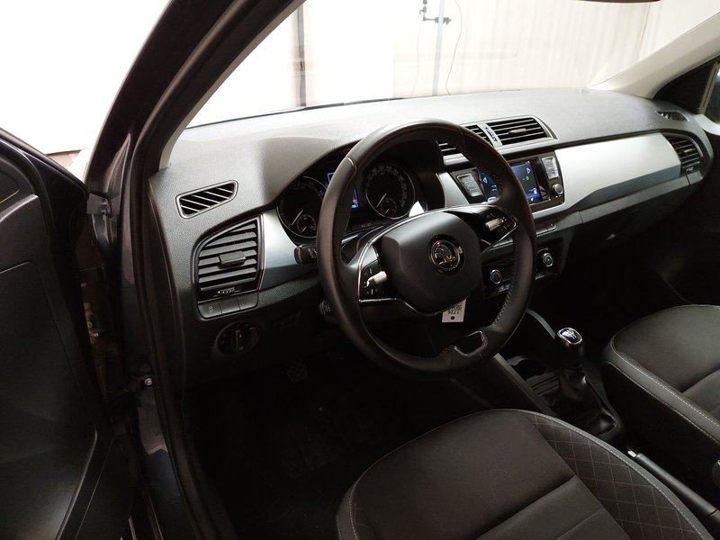 Škoda Fabia Kombi 1.0 • ACC — 6