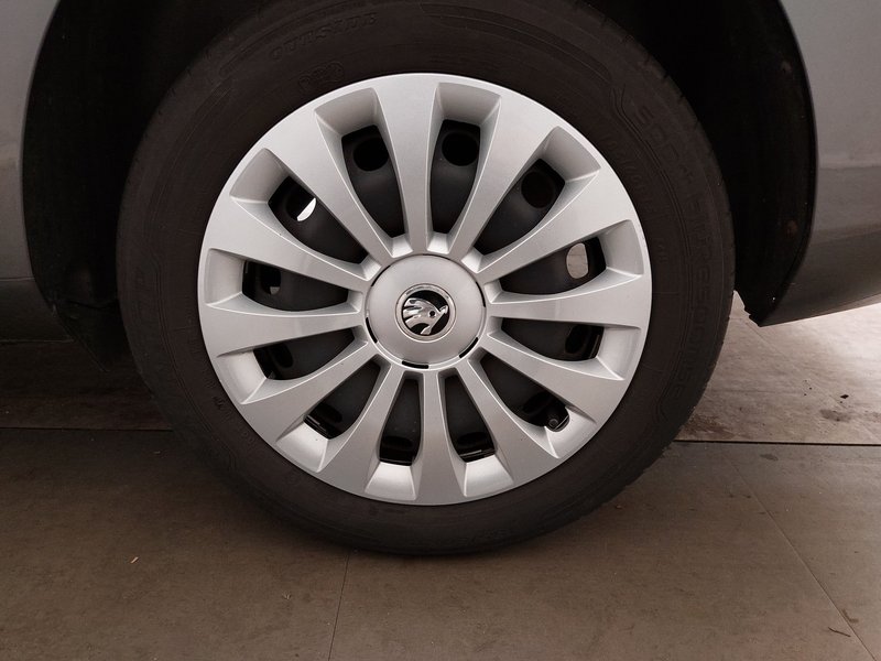 Škoda Fabia Kombi 1.0 • ACC — 8