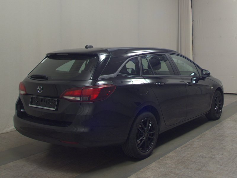 Opel Astra ST 1.5 D Edition automatik — 4