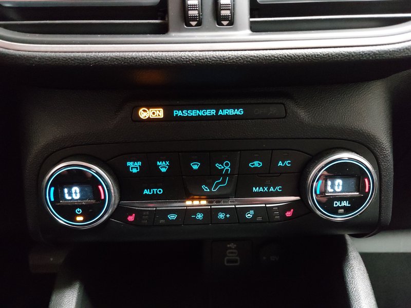 Ford Kuga 1.5 EcoBlue Cool&Connect automatik • bežično punjenje — 19