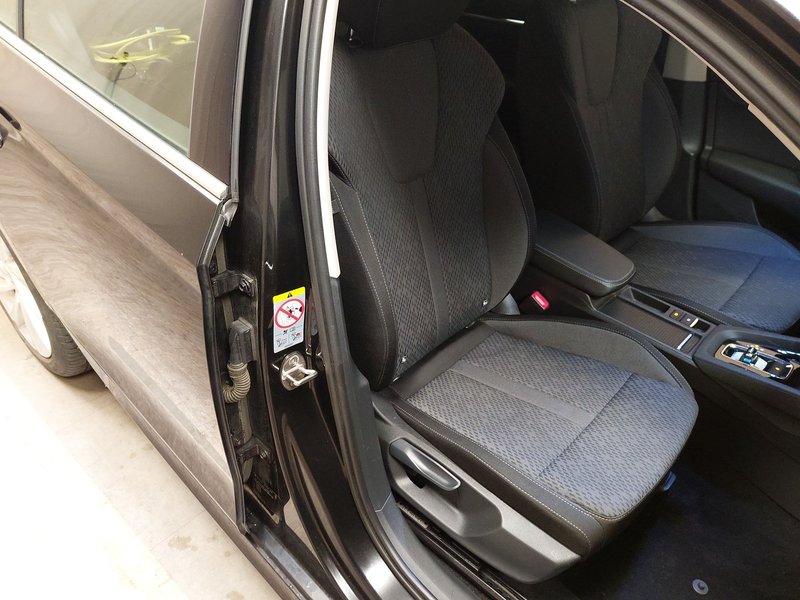 Škoda Octavia Combi 1.4 TSI iV automatik • Full LED • digitalni instrumenti — 10