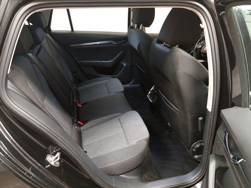 Škoda Octavia Combi 1.4 TSI iV automatik • Full LED • digitalni instrumenti — 12
