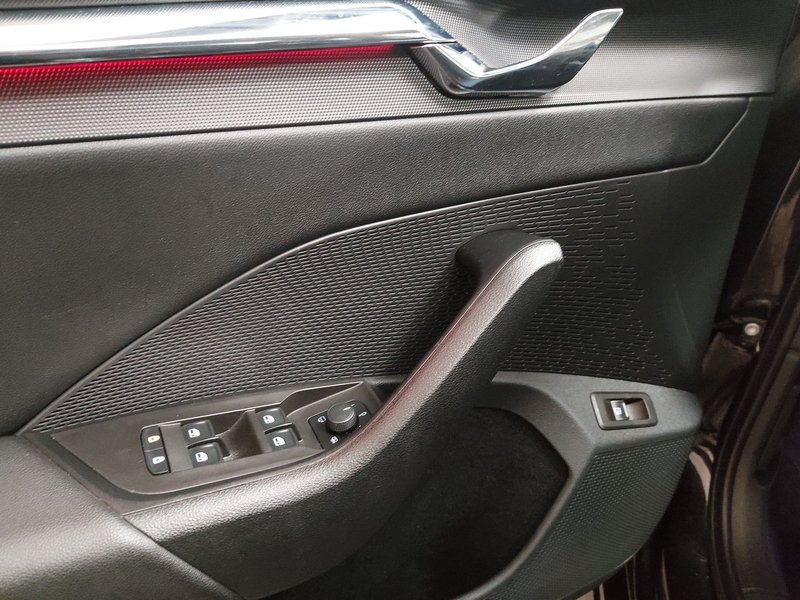Škoda Octavia Combi 1.4 TSI iV automatik • Full LED • digitalni instrumenti — 5
