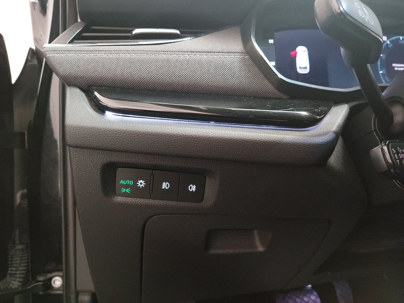 Škoda Octavia Combi 1.4 TSI iV automatik • Full LED • digitalni instrumenti — 7