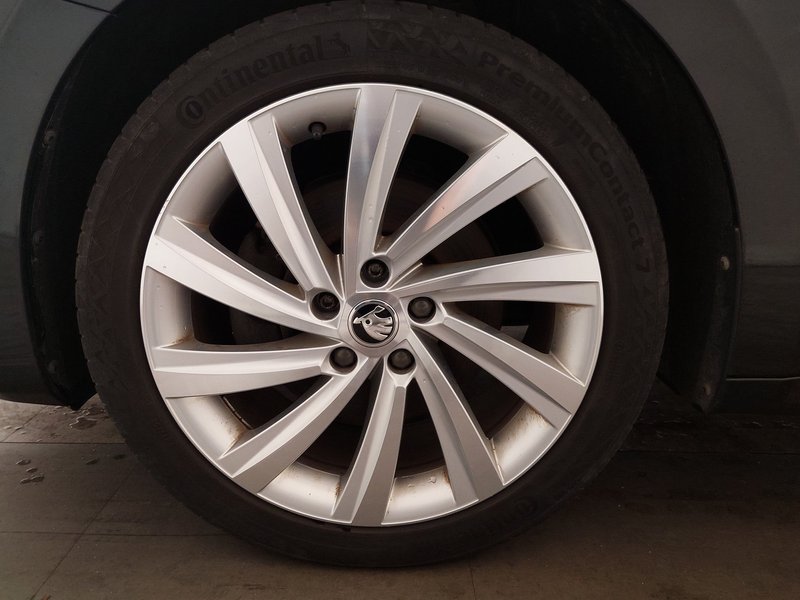 Škoda Octavia Combi 1.4 TSI iV automatik • Full LED • digitalni instrumenti — 8