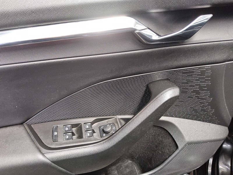 Škoda Octavia Kombi 2.0 TDI automatik Style • ACC • HUD — 10