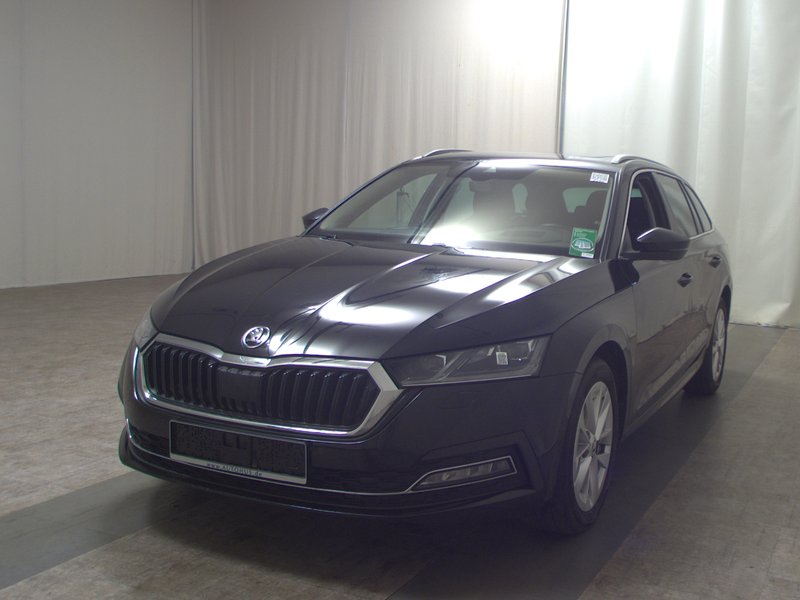 Škoda Octavia Kombi 2.0 TDI automatik Style • ACC • HUD — 2