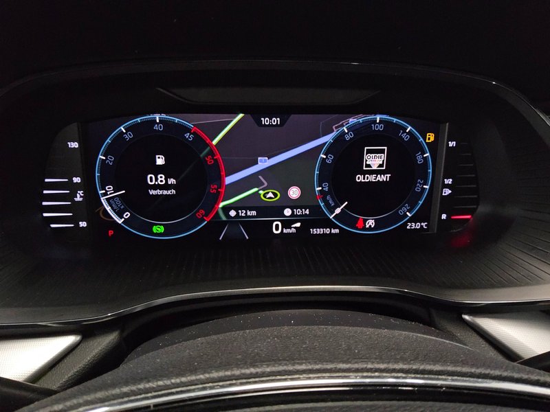 Škoda Octavia Kombi 2.0 TDI automatik Style • ACC • HUD — 8