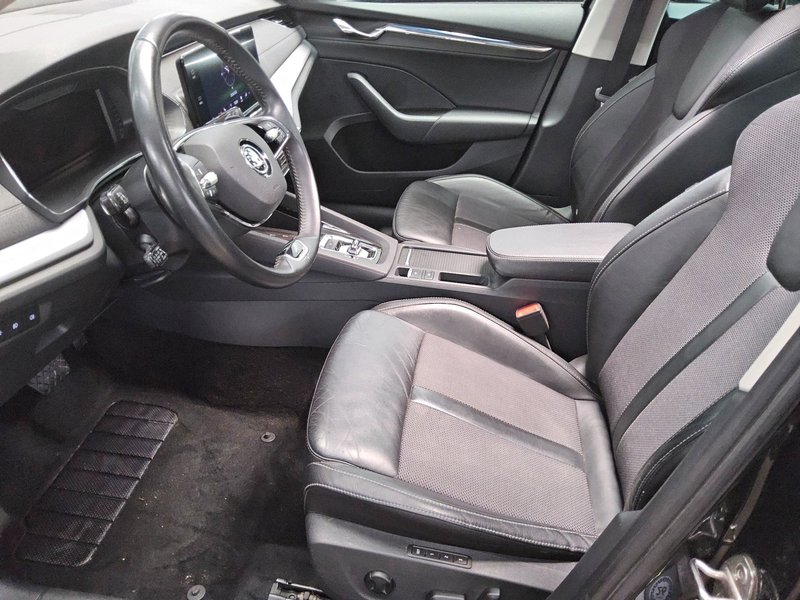 Škoda Octavia Kombi 2.0 TDI automatik Style • ACC • HUD — 9