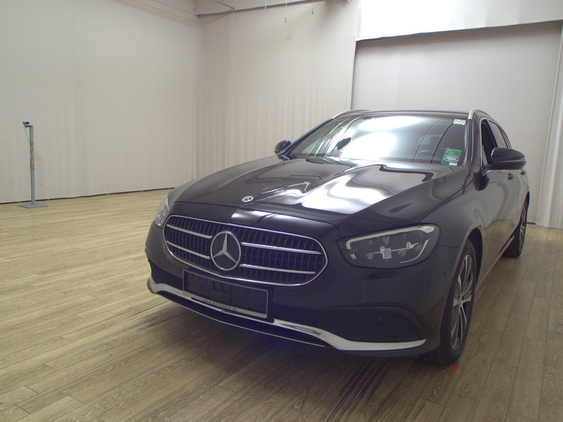 Mercedes-Benz E 300 e karavan automatik Avantgarde • AHK • LED — 2
