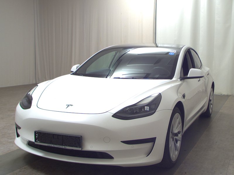 Tesla Model 3 • ACC • LED — 2