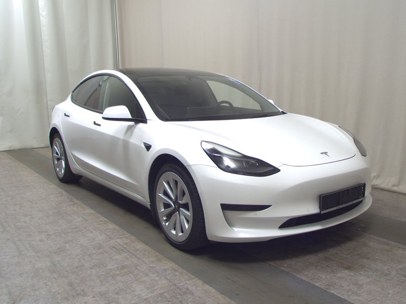 Tesla Model 3 • ACC • LED — 3
