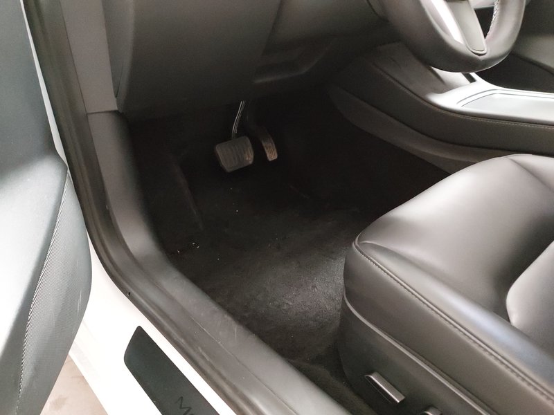 Tesla Model 3 • ACC • LED — 7
