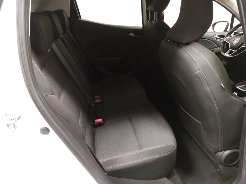 Renault Clio 1.0 • Full LED — 12
