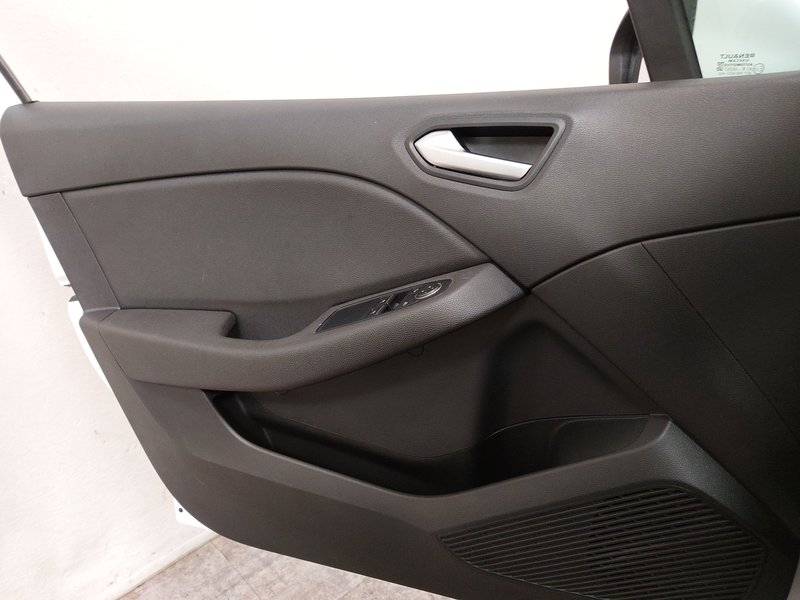 Renault Clio 1.0 • Full LED — 5