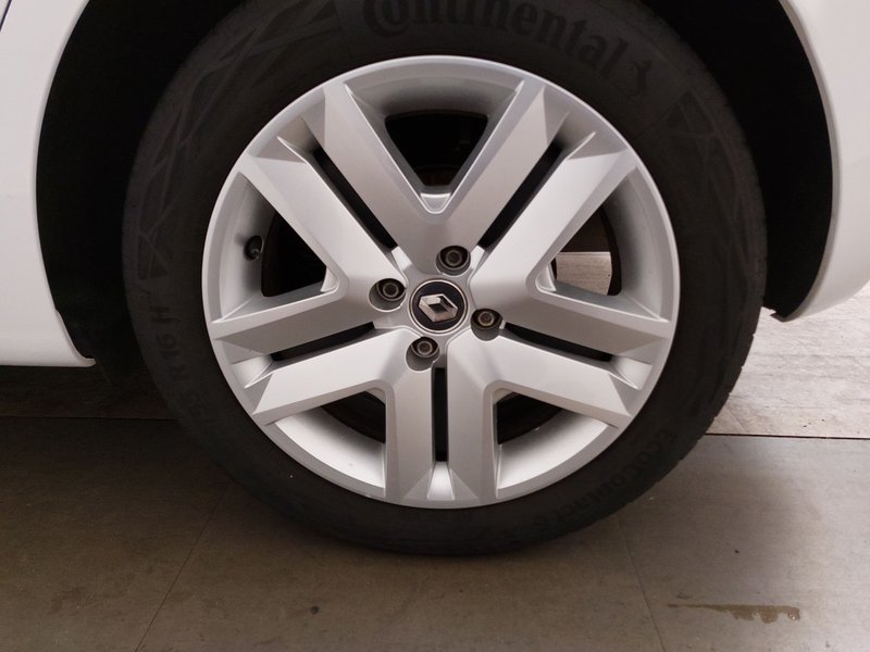 Renault Clio 1.0 • Full LED — 8