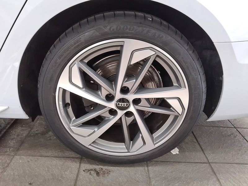 Audi A4 Avant 40 TDI automatik S line • kuka za vuču • el. peta vrata — 10