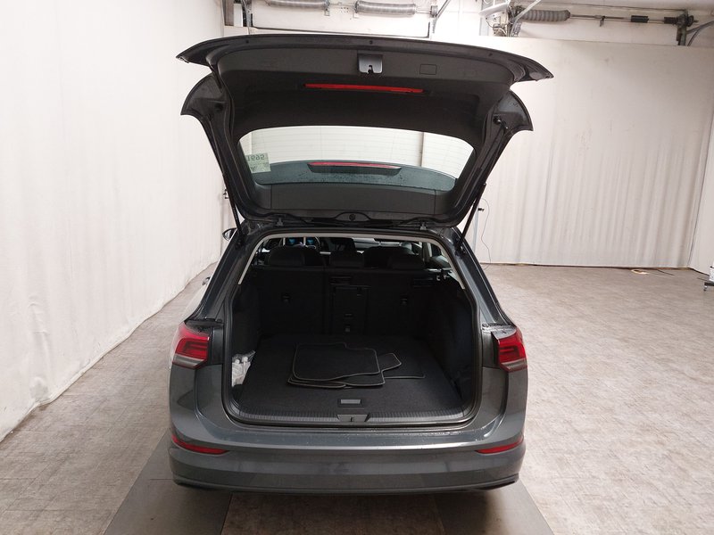 Volkswagen Golf Variant 2.0 TDI Life • ACC • Full LED — 15