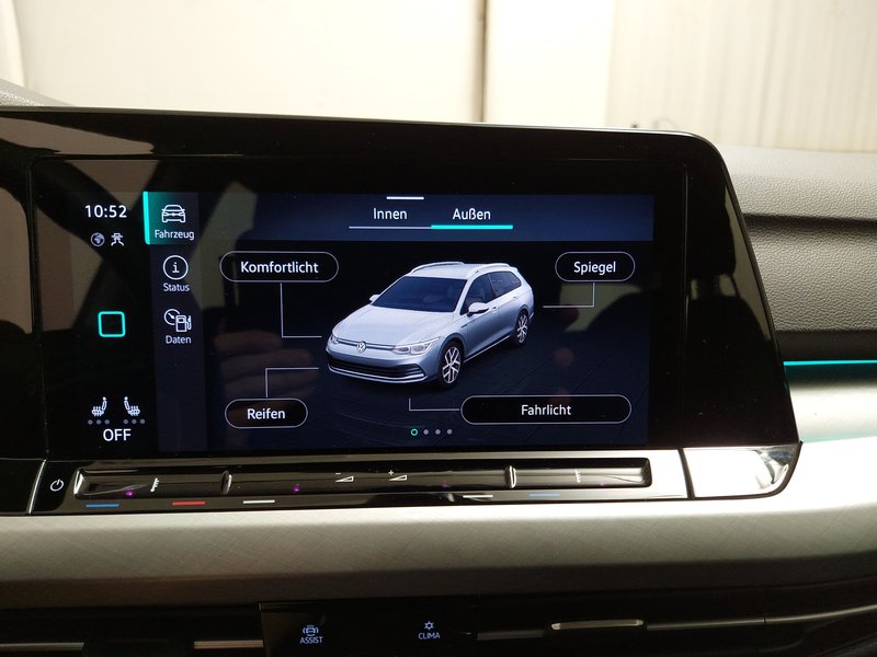Volkswagen Golf Variant 2.0 TDI Life • ACC • Full LED — 19