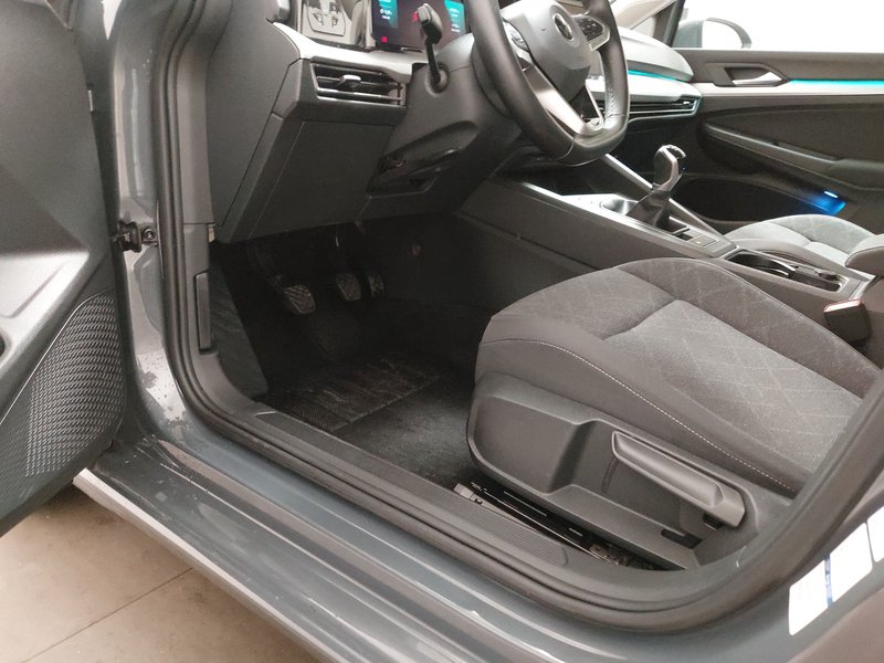 Volkswagen Golf Variant 2.0 TDI Life • ACC • Full LED — 7