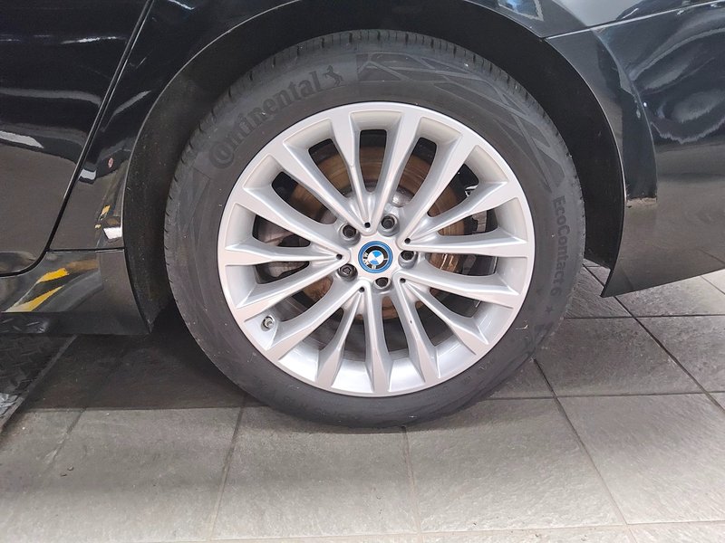 BMW 530e Touring xDrive automatik Luxury Line • Full LED • koža — 11