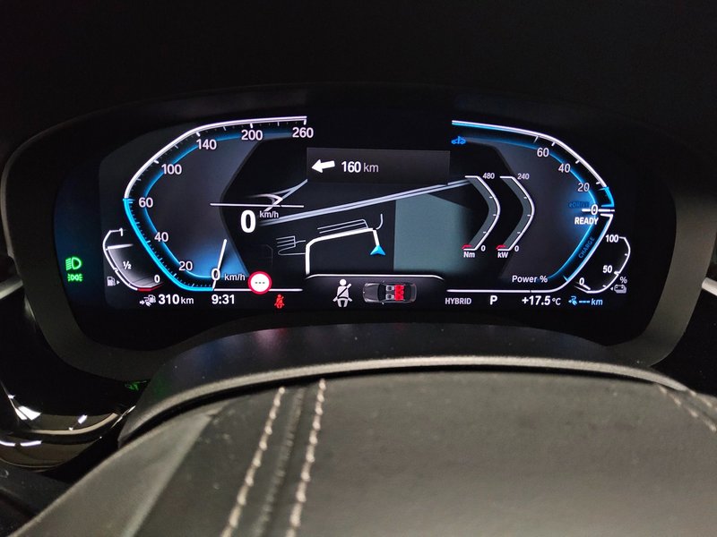 BMW 530e Touring xDrive automatik Luxury Line • Full LED • koža — 8