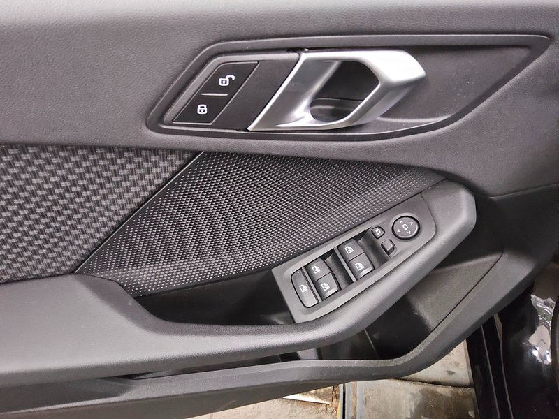 BMW 120d automatik Advantage • Full LED — 10