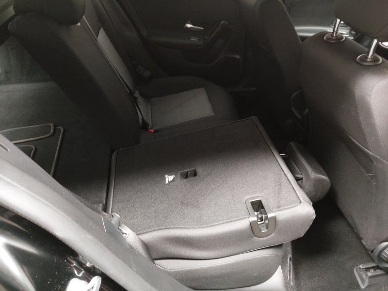 Mercedes-Benz CLA 180 d automatik • LED — 11