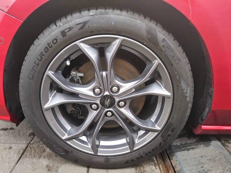Ford Focus Turnier 1.5 EcoBlue • panorama • HUD — 10