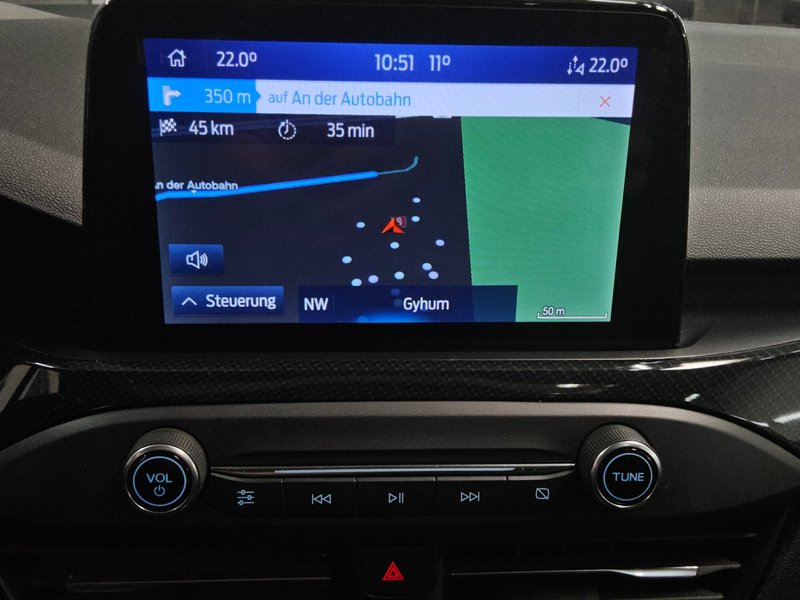 Ford Focus Turnier 1.5 EcoBlue • panorama • HUD — 7
