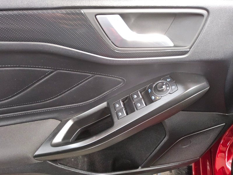 Ford Focus Turnier 1.5 EcoBlue • panorama • HUD — 9